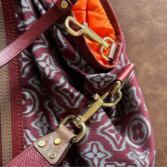 Louis Vuitton Limited Edition Monogram Aviator Bag in Bordeaux Red - PRISTINE - Picture 12 of 13